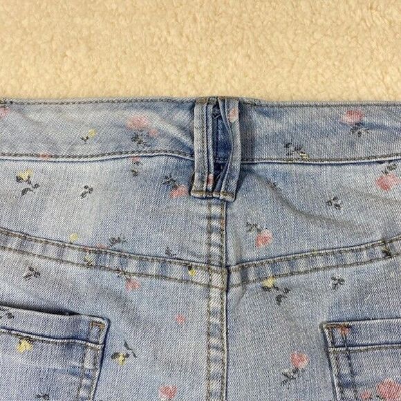 Wild Fable Womens Jean Shorts Size 26 Blue Floral Print Booty Casual High Rise - Picture 6 of 11